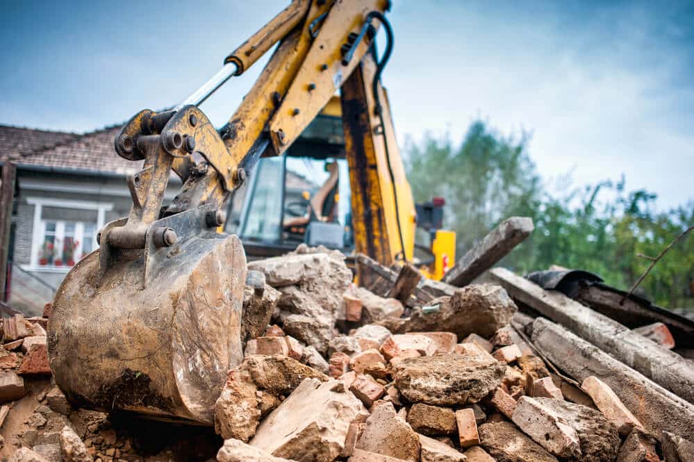 Hydraulic excavation equipment used in industrial demolition